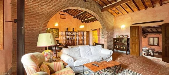 6 bedrooms Villa in Cortona, Italy No. 121142 16