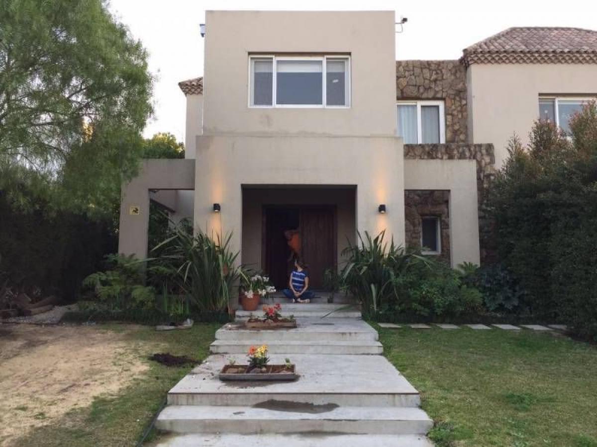 4 bedrooms House in Tigre, Argentina No. 10123