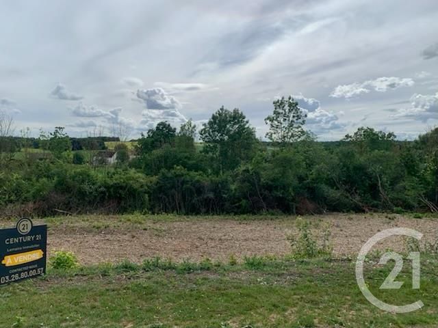  Land in Neuvy, France No. 86869