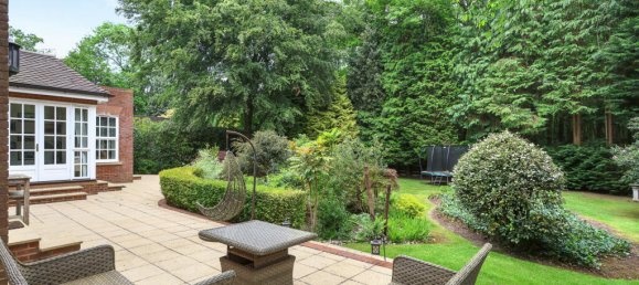 5 Schlafzimmer Haus in Esher, United Kingdom, Nr. 13254 13