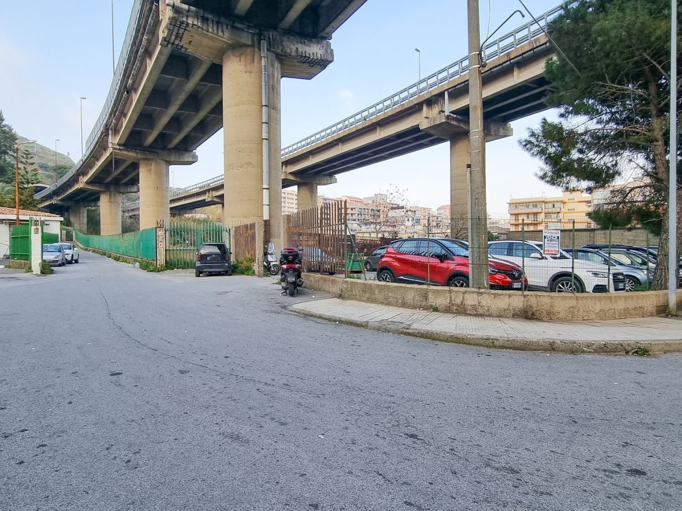  عقار تجاري في Messina, Italy 180متر مربع رقم 131212