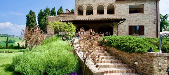 Villa de 4 dormitorios en Terre Roveresche, Italy No. 119591 5