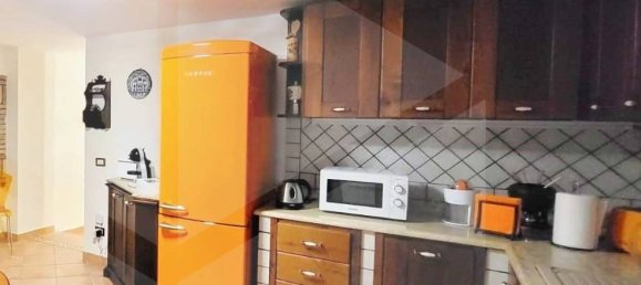 5 rooms Apartment in Naples, Italy No. 26507 5