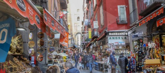 5 rooms Apartment in Naples, Italy No. 26507 16