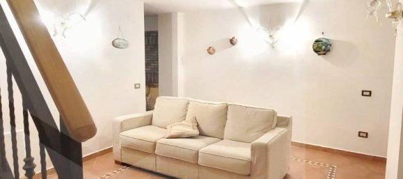 5 rooms Apartment in Naples, Italy No. 26507 8