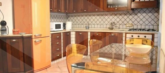5 rooms Apartment in Naples, Italy No. 26507 4