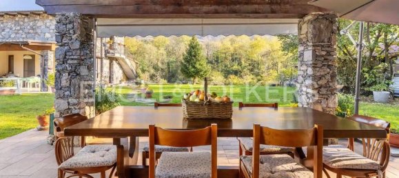 4 bedrooms Villa in Porto Valtravaglia, Italy No. 236124 8