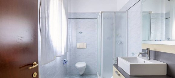 4 bedrooms Villa in Porto Valtravaglia, Italy No. 236124 18