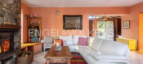 4 bedrooms Villa in Porto Valtravaglia, Italy No. 236124 6