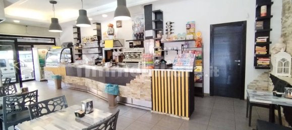 2 rooms Commercial property in Rome, Italy No. 271090 9