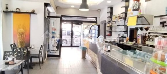 2 rooms Commercial property in Rome, Italy No. 271090 2