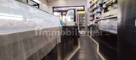 2 rooms Commercial property in Rome, Italy No. 271090 4