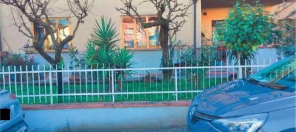 5 rooms Apartment in Monsummano Terme, Italy No. 301357 2