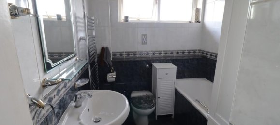 3 bedrooms Commercial property in Northolt, United Kingdom No. 13457 14