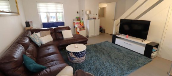 3 bedrooms Commercial property in Northolt, United Kingdom No. 13457 2