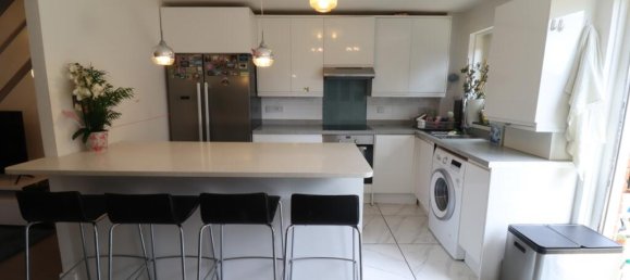 3 bedrooms Commercial property in Northolt, United Kingdom No. 13457 7