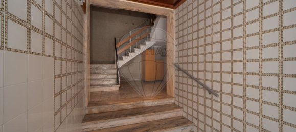 2 Schlafzimmer Wohnung in Oeiras, Portugal, Nr. 329667 3