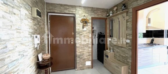 2 Schlafzimmer Wohnung in Tradate, Italy, Nr. 260703 7