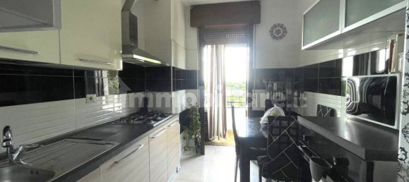 2 Schlafzimmer Wohnung in Tradate, Italy, Nr. 260703 4