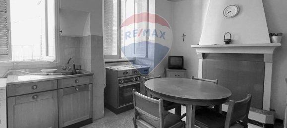 9-salle Appartement à Arcevia, Italy No. 8308 9