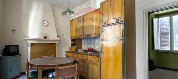 9-salle Appartement à Arcevia, Italy No. 8308 10