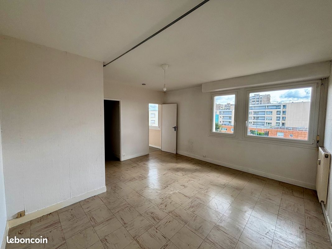 Estudio en Caen, France No. 361959