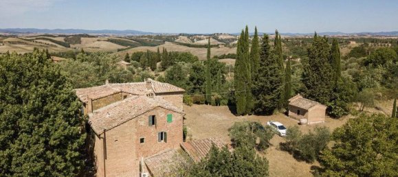 4 bedrooms House in Asciano, Italy No. 57587 39