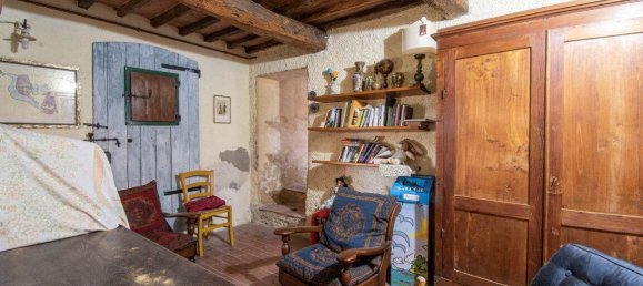 4 bedrooms House in Asciano, Italy No. 57587 27