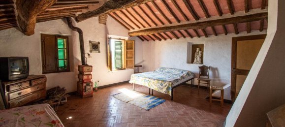 4 bedrooms House in Asciano, Italy No. 57587 22