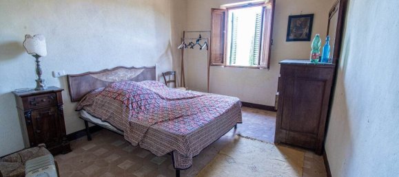 4 bedrooms House in Asciano, Italy No. 57587 14