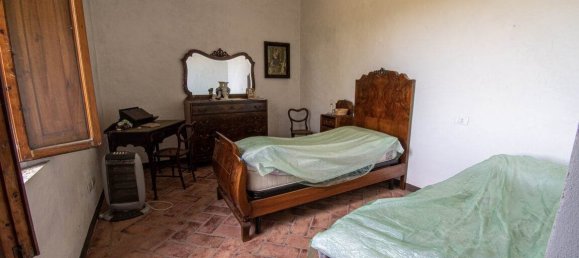 4 bedrooms House in Asciano, Italy No. 57587 16