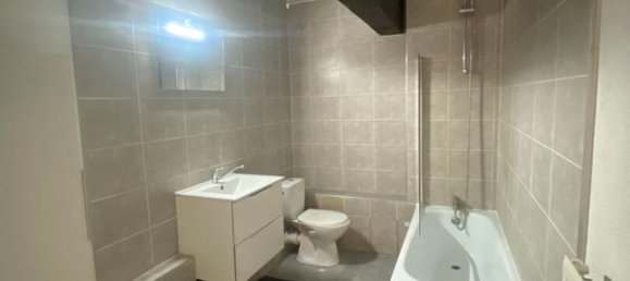 Квартира с 3 комнатами в Сент-Этьен, Франция № 340379 6