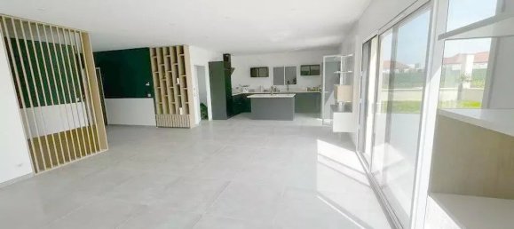 4 bedrooms House in Saint-Andre-les-Vergers, France No. 228374 2