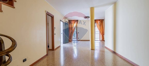 Вилла с 2 спальнями в Монца, Италия № 12077 5