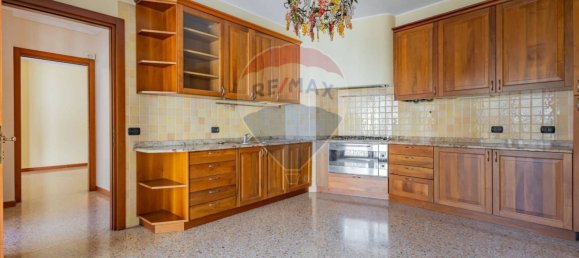 Вилла с 2 спальнями в Монца, Италия № 12077 7