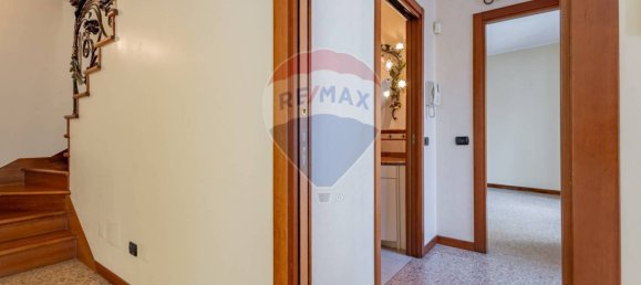 Вилла с 2 спальнями в Монца, Италия № 12077 10