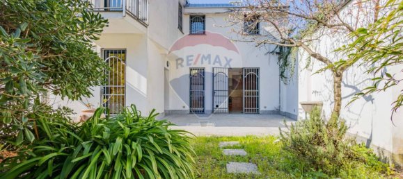 Вилла с 2 спальнями в Монца, Италия № 12077 2