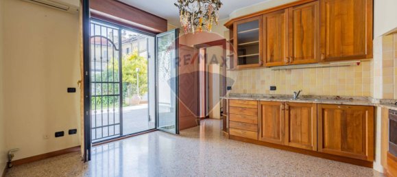 Вилла с 2 спальнями в Монца, Италия № 12077 9