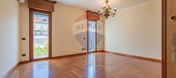 Вилла с 2 спальнями в Монца, Италия № 12077 14