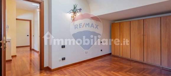 Вилла с 2 спальнями в Монца, Италия № 12077 17