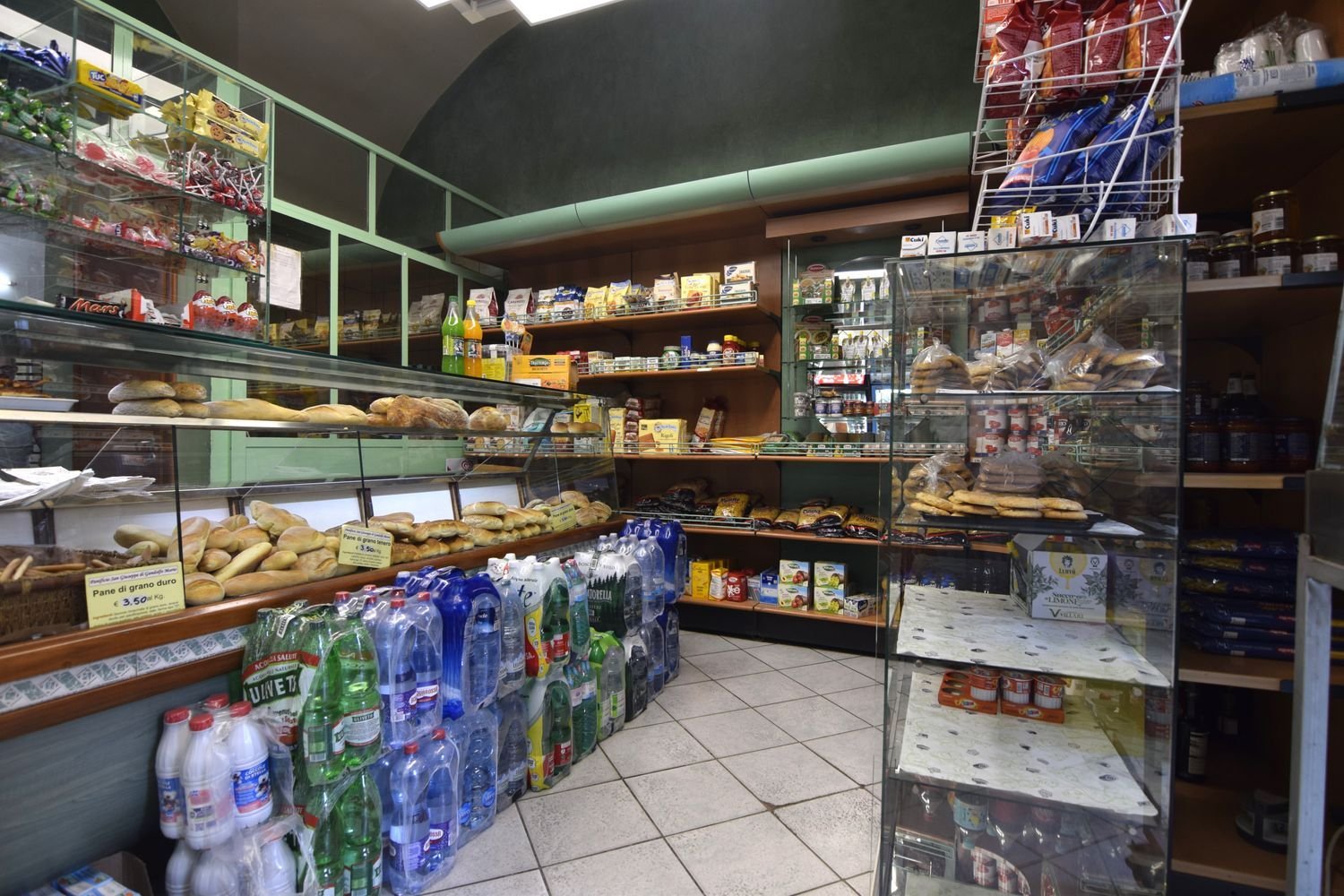  عقار تجاري في Catania, Italy 70متر مربع رقم 67490