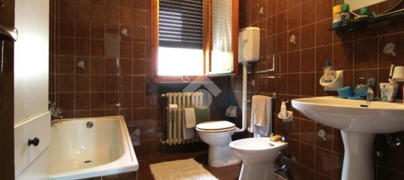 Вилла с 3 спальнями в Кадельбоско ди Сопра, Италия № 346165 18