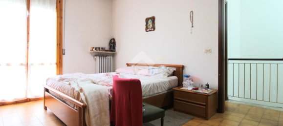 Вилла с 3 спальнями в Кадельбоско ди Сопра, Италия № 346165 14