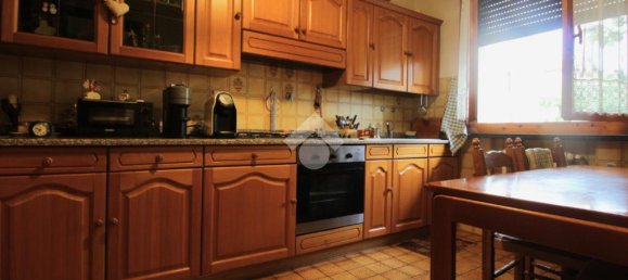 Вилла с 3 спальнями в Кадельбоско ди Сопра, Италия № 346165 8