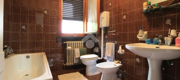 Вилла с 3 спальнями в Кадельбоско ди Сопра, Италия № 346165 19