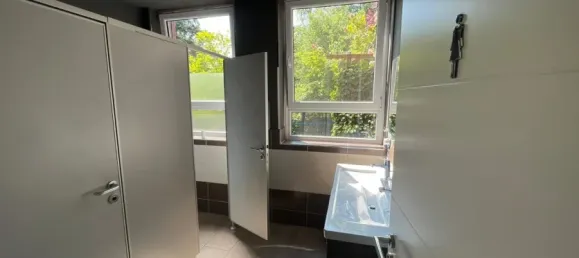 170m² Cafe / restaurant in Hamburg-Nord, Germany No. 281566 10