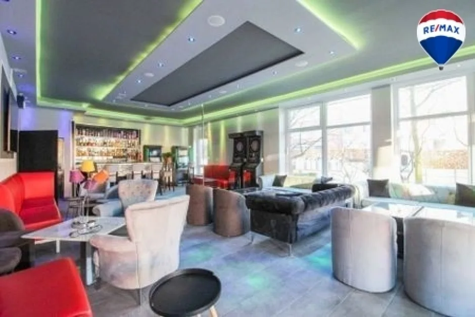 170m² Cafe / restaurant in Hamburg-Nord, Germany No. 281566