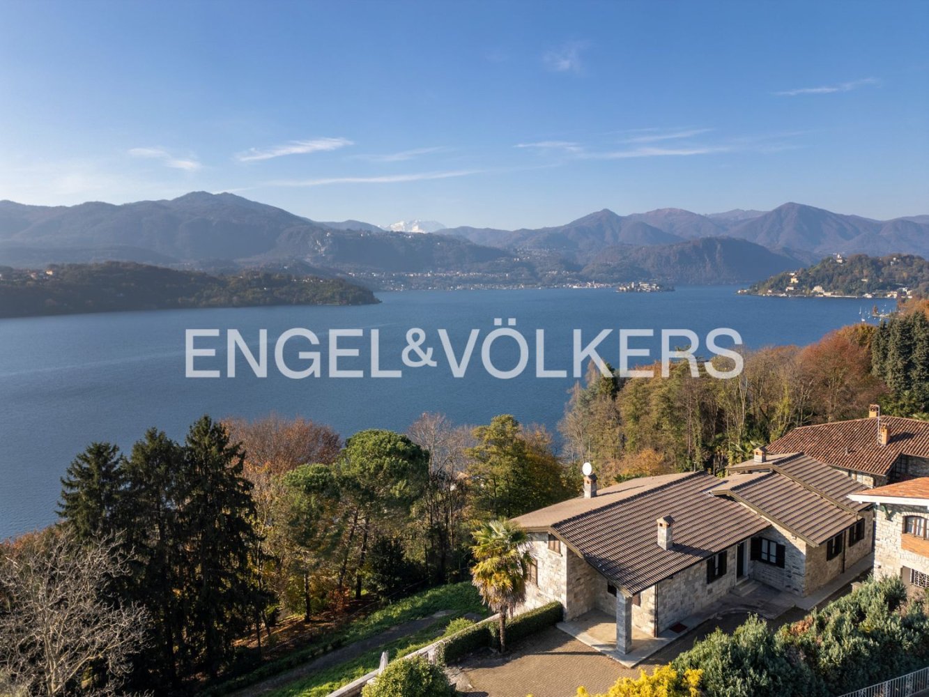 8-salle Villa à Orta San Giulio, Italy No. 62972