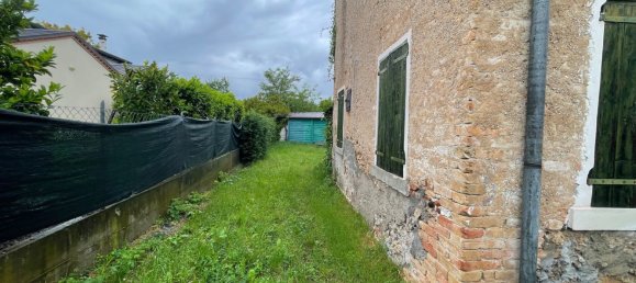 10 rooms House in Volpago del Montello, Italy No. 92118 22