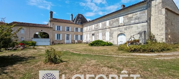 3 bedrooms House in Charente-Maritime, France No. 357414 3